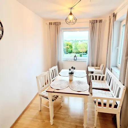Hornig Zwei Terrassen, Parkplatz, Separater Eingang, Xbox, Wlan, Kaffee Apartmán Sulzfeld am Main