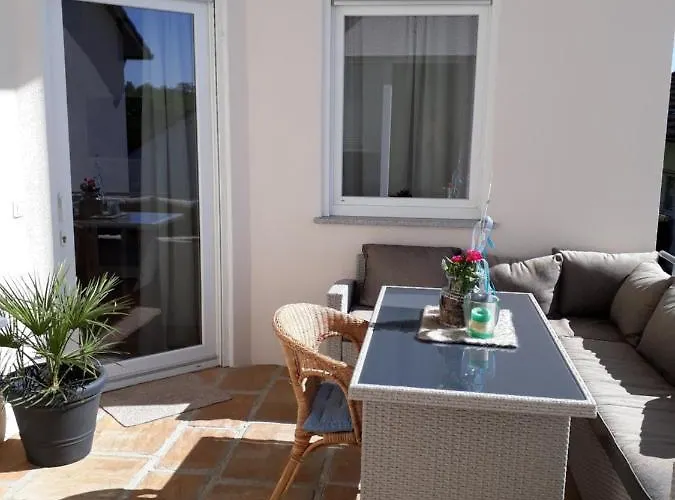 Апартаменты Hornig Zwei Terrassen, Parkplatz, Separater Eingang Sulzfeld am Main